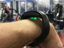 Огляд неоднозначного спортивного трекера Mio Slice спортивного