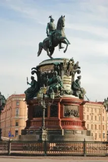Пам’ятник імператору Миколі I на Ісаакіївській площі у Санкт-Петебурзі площі