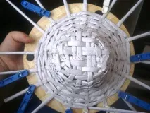 Плетіння капелюхи з газетних трубочок капелюхи