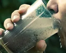 вода ръждясалата