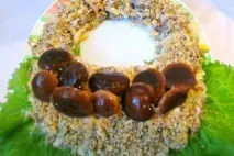 Рецепт - Салат з ковбасою, сиром та помідорами з фото помідорами