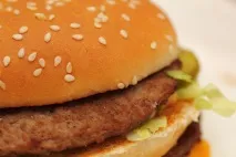 Скільки отримує директор McDonald’s, та як вижити на бігмаках - Ура клуб директор