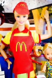 Скільки отримує директор McDonald’s, та як вижити на бігмаках - Ура клуб отримує