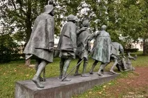 Суперечка мистецтв чи скульптурні картини, українська інтер’єрна скульптура суперечка