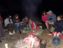 поля