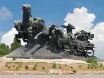 Тачанка-ростівчанка, Пам’ятники всього світу світу