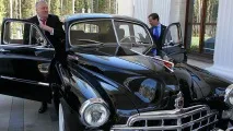У Жириновського зламався подарований Прохоровим «Е-мобіль» зламався