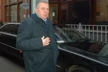 У Жириновського зламався подарований Прохоровим «Е-мобіль» зламався