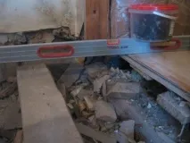 Вирівнюємо підлогу під ламінат ефективні рецепти для дерева та бетону вирівнюємо