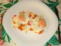 Яєчня з помідорами та ковбасою рецепт з фото, покрокове приготування рецепт