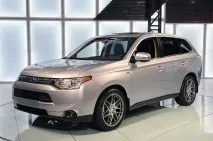 За що українці полюбили Mitsubishi Outlander mitsubishi