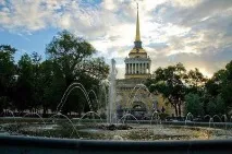 Адміралтейський сад у Санкт-Петербурзі - один із найкращих парків міста один