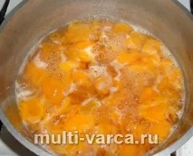 Абрикосовий сік з м’якоттю на зиму якоттю