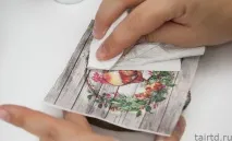 върху дърво
