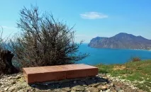 Екскурсія на могилу Волошина у Коктебелі (ФОТО) фото