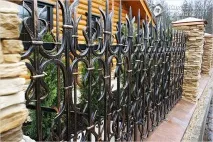Як зробити кований паркан своїми руками, Будуємо будинок самі кований