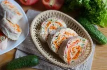 Лаваш з крабовими паличками, огірком і корейською морквою - рецепт з покроковими фото паличками
