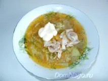 Легкий курячий суп з пекінською капустою капустою