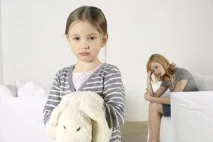 може