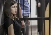 Надію Толоконникову ізолювали від світу за «відкритий лист» інтерв’ю з адвокатом Дмитром Дінзе толоконникову