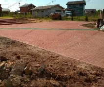 Майданчик під машину на дачі під ключ, Ціни на влаштування парковки🚕 на дачі дачі