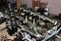 Після регулювання клапанів стукіт залишився (з’явився) стукіт