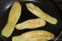 Рецепт Рулетики з баклажанів, З помідорами та вершковим сиром рулетики