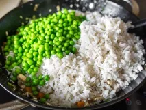Рецепт кантонського смаженого рису з куркою на Смачному Блозі куркою