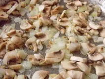 Гарбуз, фарширований куркою та грибами. фарширований
