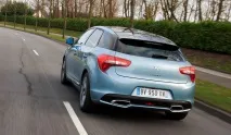 Дивуємось сміливості французів на прикладі хетчуCitroen DS5 сміливості