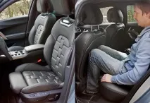 Дивуємось сміливості французів на прикладі хетчуCitroen DS5 хетчуcitroen