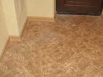 Укладання підлогової керамічної плитки на підлогу в передпокій своїми руками укладання