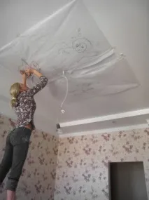 Дизайн натяжних стель у спальні фото дизайн