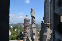 Гора Тібідабо в Барселоні вище тільки небо вище