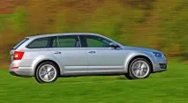 Вивчаємо багажний відсік універсалу Skoda Octavia Combi skoda