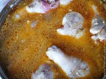 Курячі гомілки в томатному соусі. гомілки