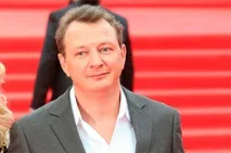 марат изгонен