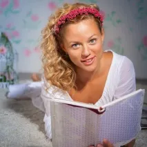 цією