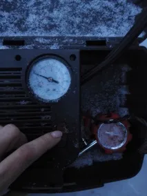 Спущене колесо – для дівчини не проблема або як приручити компресор спущене