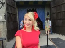 Татарська співачка виправдалася за танець живота перед мечеттю танець