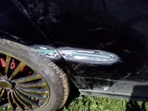 Забираємо шаблю з капота самостійно вона