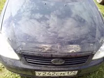 Забираємо шаблю з капота самостійно вона