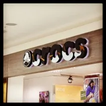 франчайз crocs