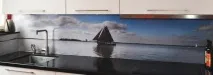върху стъкло върху