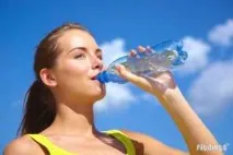 вода