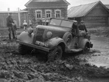 військові