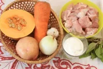 Печеня зі свининою, гарбузом та картоплею печеня