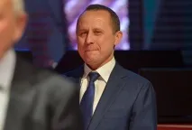 защо уволнен