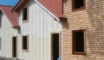 Якісне утеплення дерев’яного будинку пінополіуретаном будинку