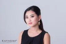 Як виглядатимуть дівчата різних національностей у казахських прикрасах The Kazakh drama дівчата